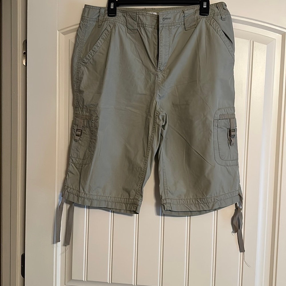 Caribbean Joe shorts size14